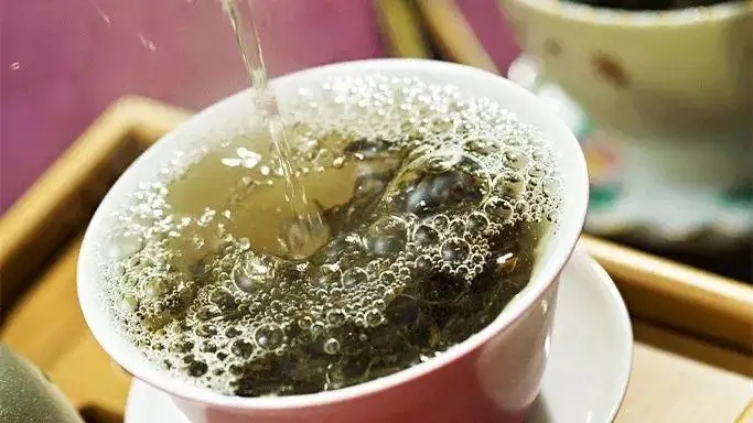 為什么茶湯里會(huì)有泡沫，到底是怎么回事？