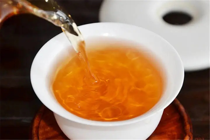 普洱生茶的十種湯色，教你一眼識別?