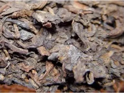 普洱茶你必須要懂：白霜與發(fā)霉。