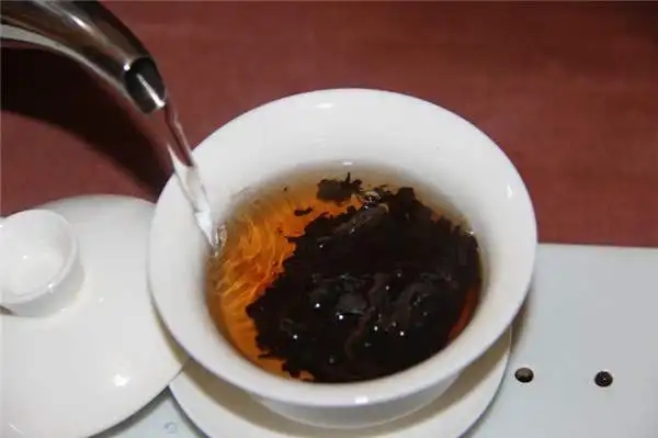 為什么你泡的熟茶，湯色像醬油？