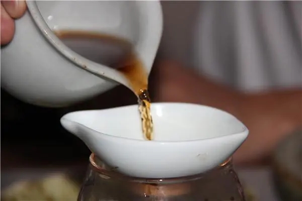 學(xué)會(huì)這4招，快速判斷出普洱茶年份！