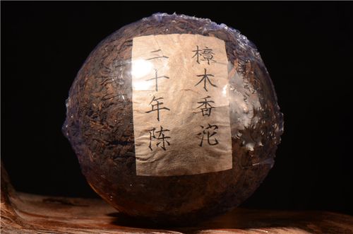 收藏普洱茶，應(yīng)選擇知名品牌還是小品牌？